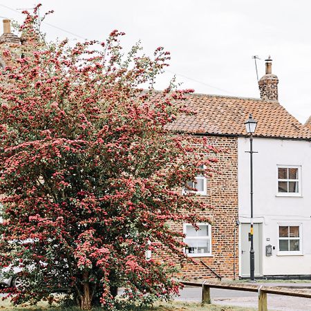 New Thirsk Stays - Herriot'S Hideaway Eksteriør billede