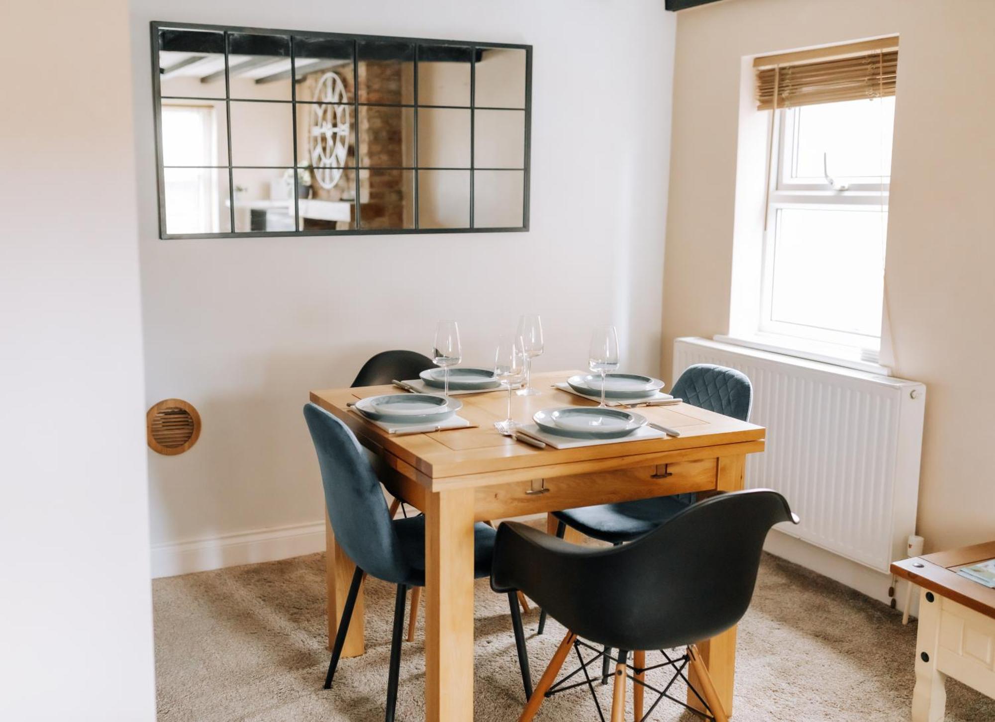 New Thirsk Stays - Herriot'S Hideaway Eksteriør billede